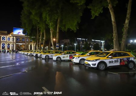 تاکسی اختصاصی برای بازیکنان استقلال دوشنبه! (عکس)
