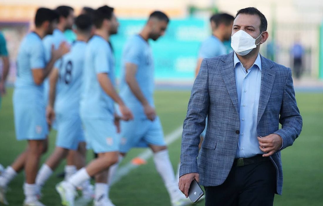 حمله تند خداداد به رئیس فدراسیون فوتبال