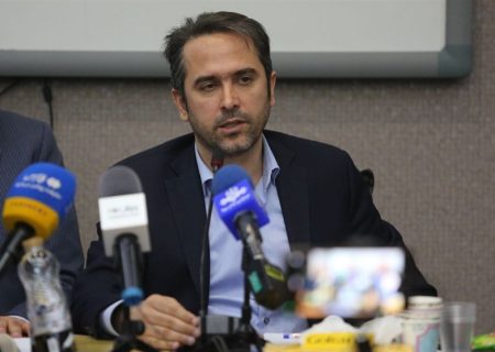 علی خطیر: ‌همه باشگاههای فوتبال ایران در ابتدای «ورشکستگی» هستند/ تیم ملی از بازگشت لژیونرها ضرر می‌کند