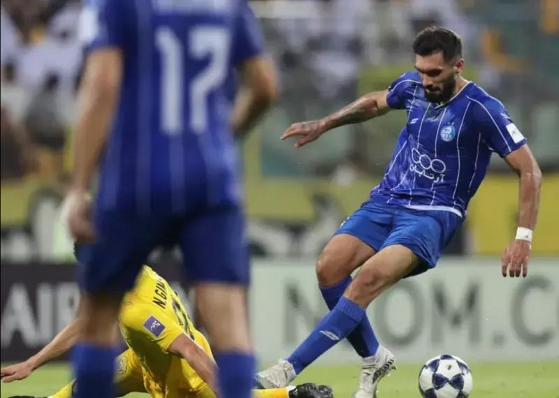 عارف آقاسی: انتقاد به من است، حرص نخورید!