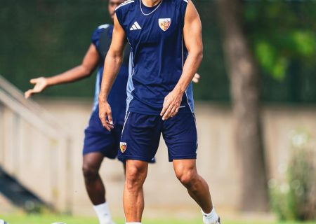 علی کریمی- استقلال در نزدیک‌ترین فاصله ممکن!