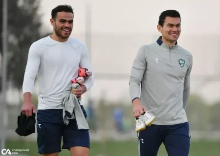 عکس مدافع استقلال روی پوستر بازی با صلاح