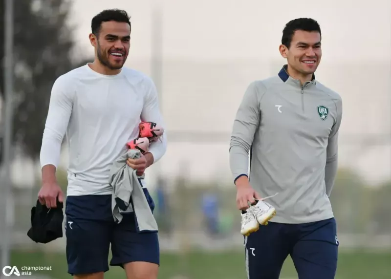 عکس مدافع استقلال روی پوستر بازی با صلاح