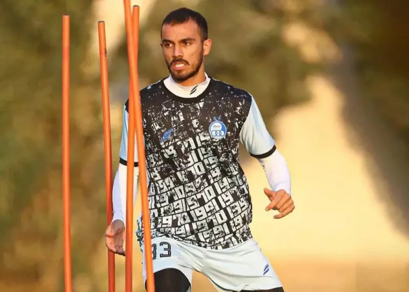 مدافع استقلال به جای امارات در کمپ حجازی!