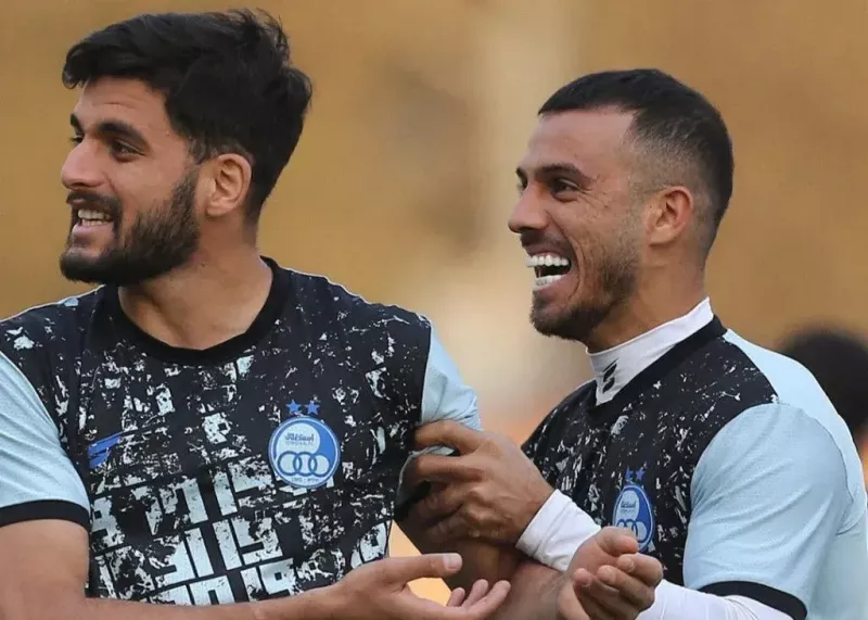 تمرین پنالتی استقلالیها به کل کل تبدیل شد!(عکس)