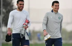 عکس مدافع استقلال روی پوستر بازی با صلاح